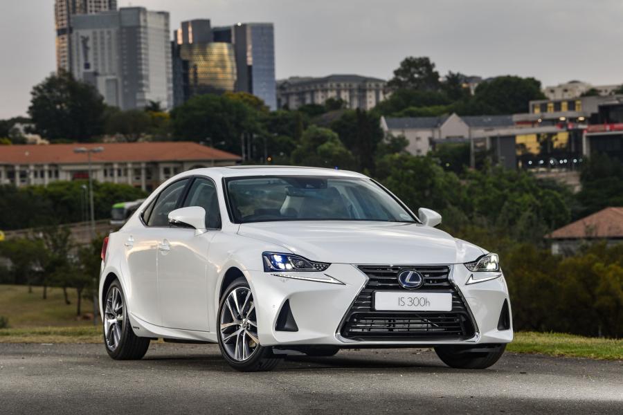  Lexus IS300h (XE30) 2018 года  (ZA) (фото 8 из 16)